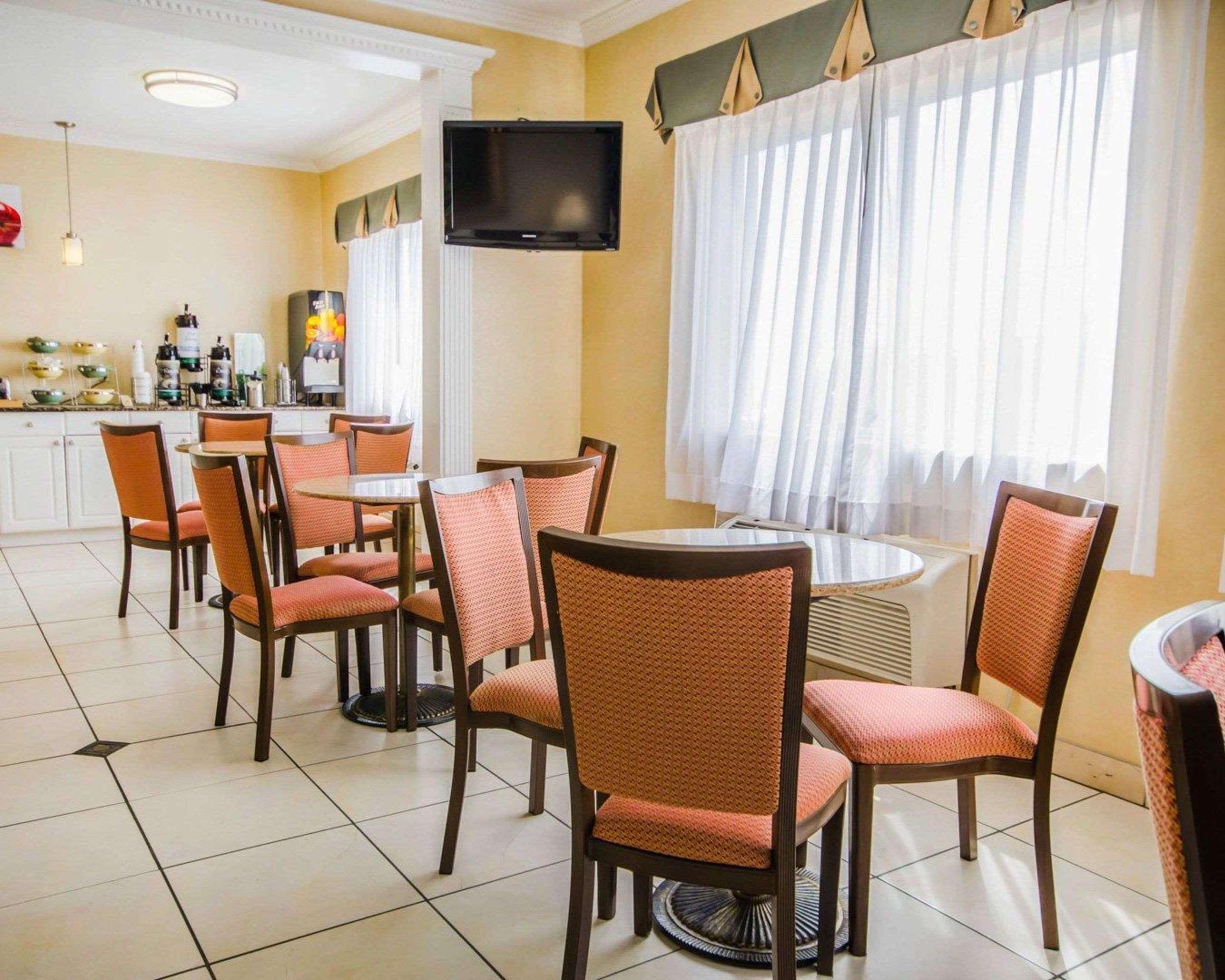 Quality Inn East Evansville Exterior photo