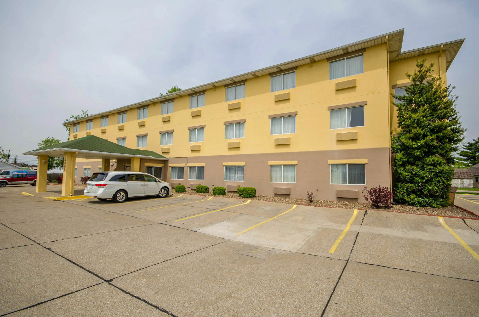 Quality Inn East Evansville Exterior photo